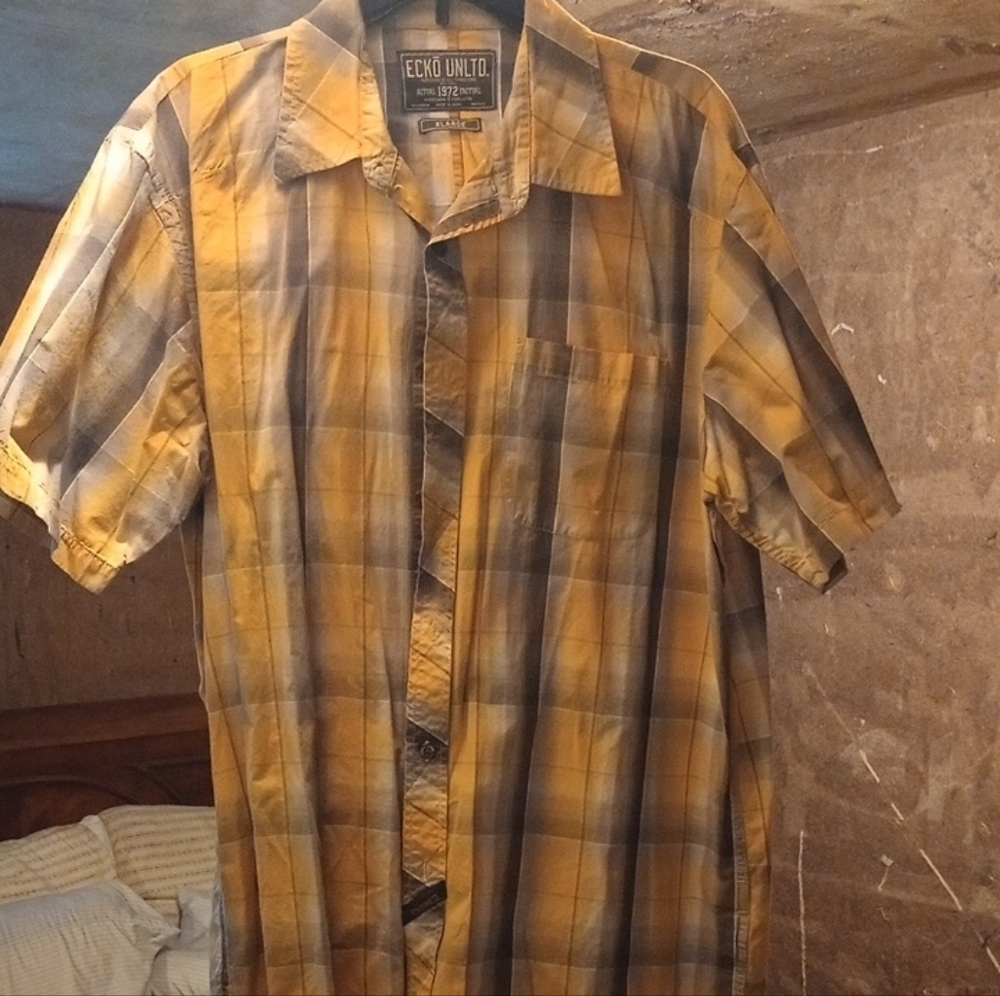 Ecko Unlimited Casual Yellow and Gray Button Down Shirt